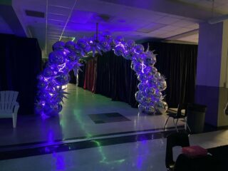 Another Homecoming arch for the books! This organic arch was for Lake Mary High School last week

#balloons #balloondecor #balloonstylist #supportsmallbusiness #balloonslakeland #balloonsorlando #balloonarch #birthdayballoons #balloonstampa #balloonsdaytona #balloonslakemary #balloonmarquee #organicballoondecor #balloonswag #birthdaypartyideas #balloondelivery #graduationpartyideas #graduationballoons #eventdecorations