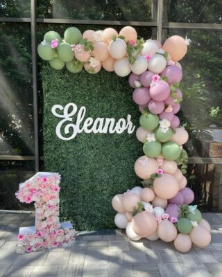 1st birthday 🌸
Check out these little details that brought this garden theme to life!
#balloons #balloondecor #balloonstylist #supportsmallbusiness #balloonslakeland #balloonsorlando #balloonarch #birthdayballoons #balloonstampa #balloonsdaytona #balloonslakemary #balloonmarquee #organicballoondecor #balloonswag #birthdaypartyideas #balloondelivery #graduationpartyideas #graduationballoons #eventdecorations